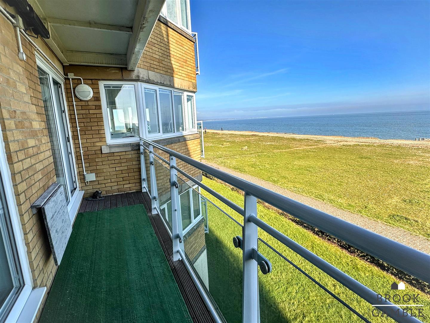 2 Bedroom Apartment - Purpose Built. 12 San Diego Way in Eastbourne,  12